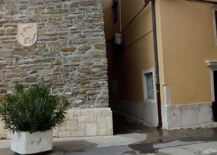 Beachfront Diagon Alley * Piran