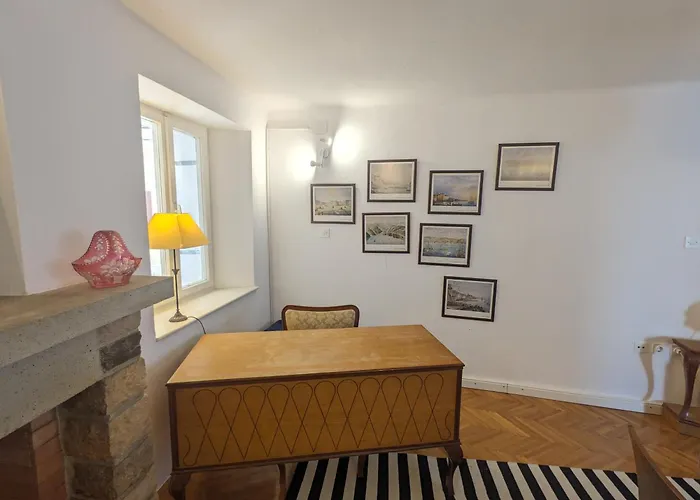 Beachfront Diagon Alley * Piran